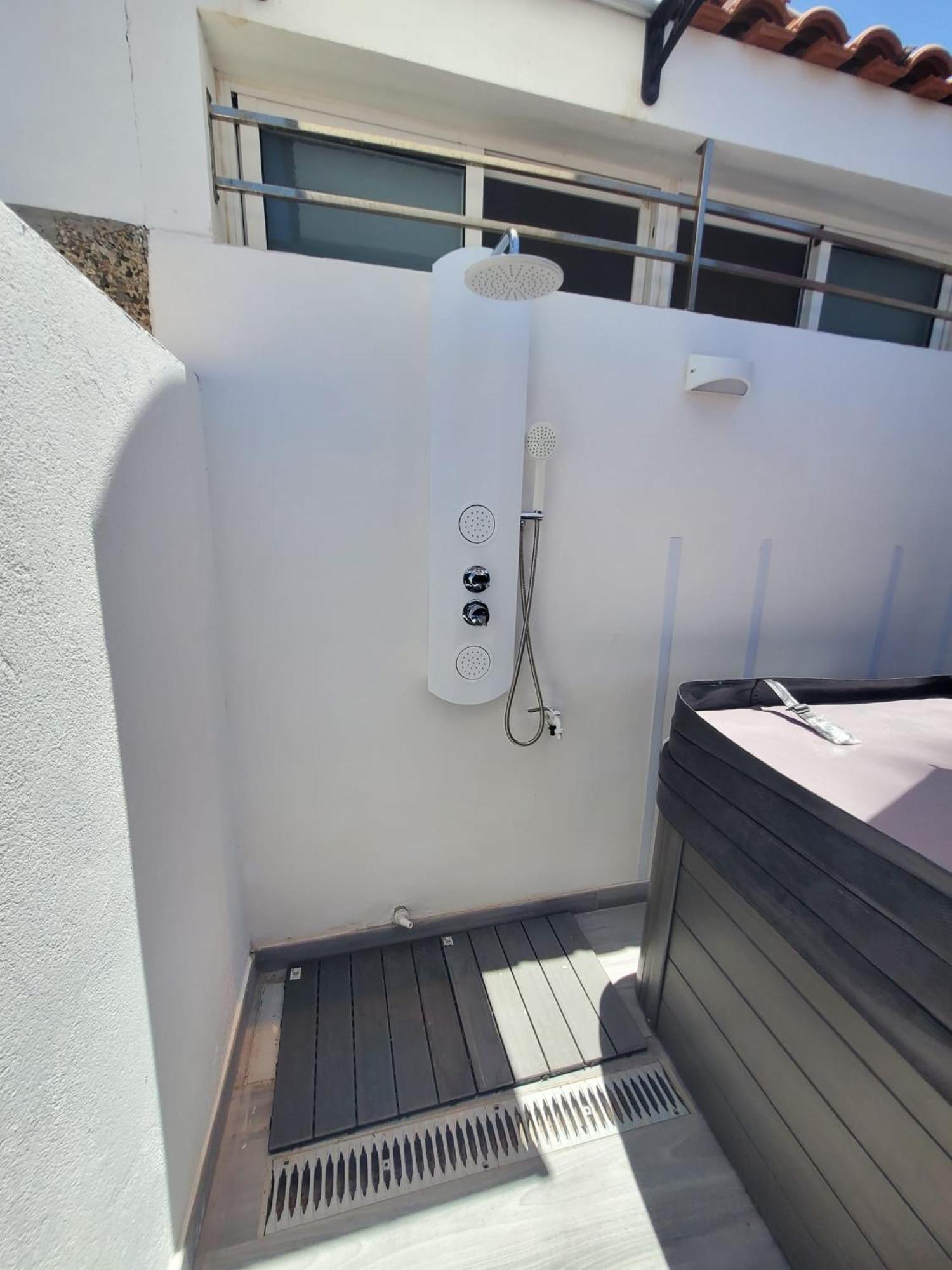 Luxury With Privacy And Jacuzzi By Canarias Prime Homes Chalet Maspalomas (Gran Canaria)